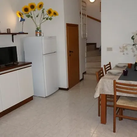 Spectacular Terraced Near The Sea With Private Garden, On Three Floors Villa Lignano Sabbiadoro