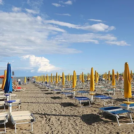 Spectacular Terraced Near The Sea With Private Garden, On Three Floors Villa Lignano Sabbiadoro